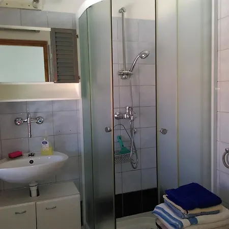 Apartment Tri Vlake Viganj