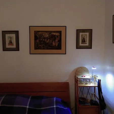 Tri Vlake Apartment